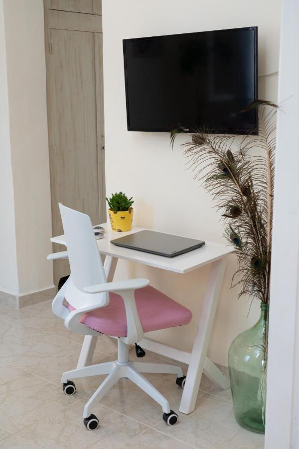 Flowers In The City - Elegant Home In Argostoli 외부 사진